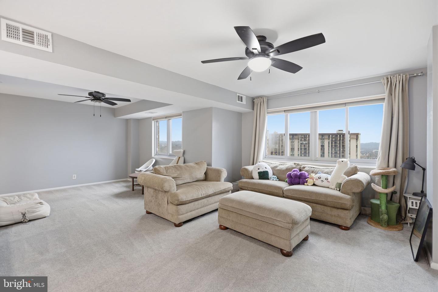 5340 HOLMES RUN PKWY #1017, ALEXANDRIA, Virginia 22304, 1 Bedroom Bedrooms, ,1 BathroomBathrooms,Residential,For sale,5340 HOLMES RUN PKWY #1017,VAAX2054790 MLS # VAAX2054790