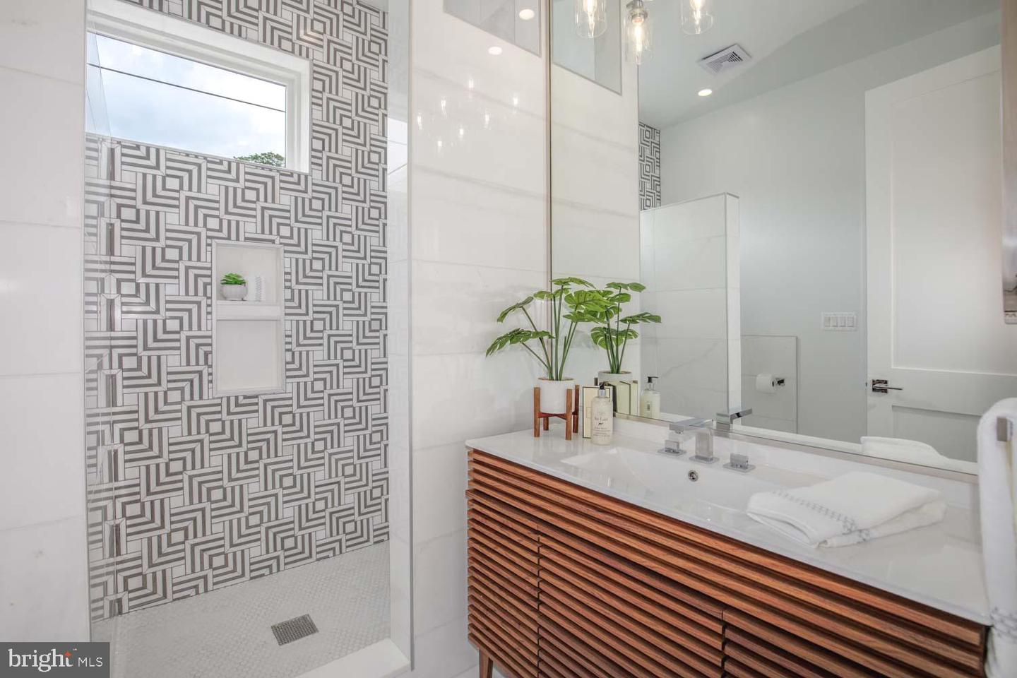 1528 OATES ST NE #1, WASHINGTON, District Of Columbia 20002, 4 Bedrooms Bedrooms, ,3 BathroomsBathrooms,Residential,For sale,1528 OATES ST NE #1,DCDC2248978 MLS # DCDC2248978