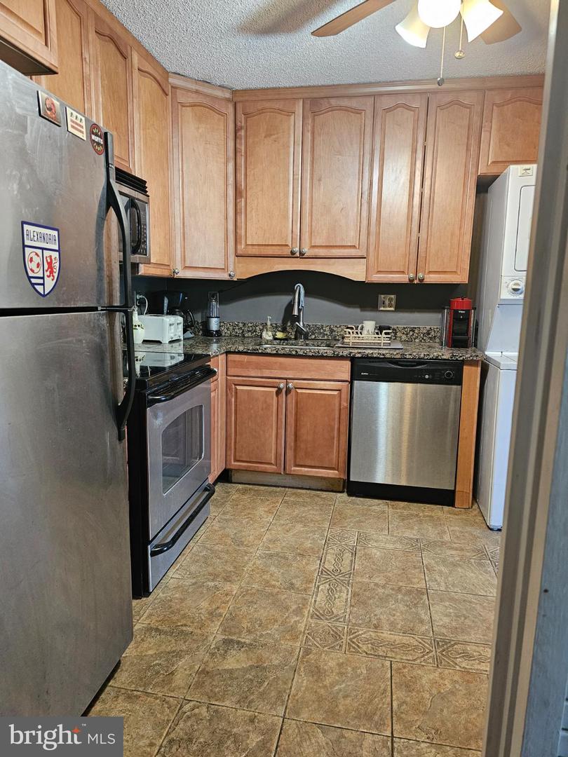 250 S REYNOLDS ST #206, ALEXANDRIA, Virginia 22304, 1 Bedroom Bedrooms, 8 Rooms Rooms,1 BathroomBathrooms,Residential,For sale,250 S REYNOLDS ST #206,VAAX2054798 MLS # VAAX2054798