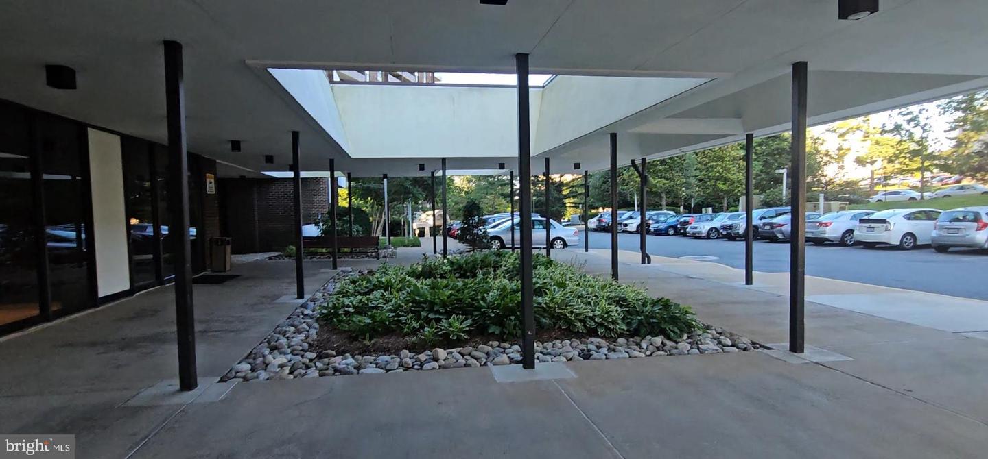 250 S REYNOLDS ST #206, ALEXANDRIA, Virginia 22304, 1 Bedroom Bedrooms, 8 Rooms Rooms,1 BathroomBathrooms,Residential,For sale,250 S REYNOLDS ST #206,VAAX2054798 MLS # VAAX2054798