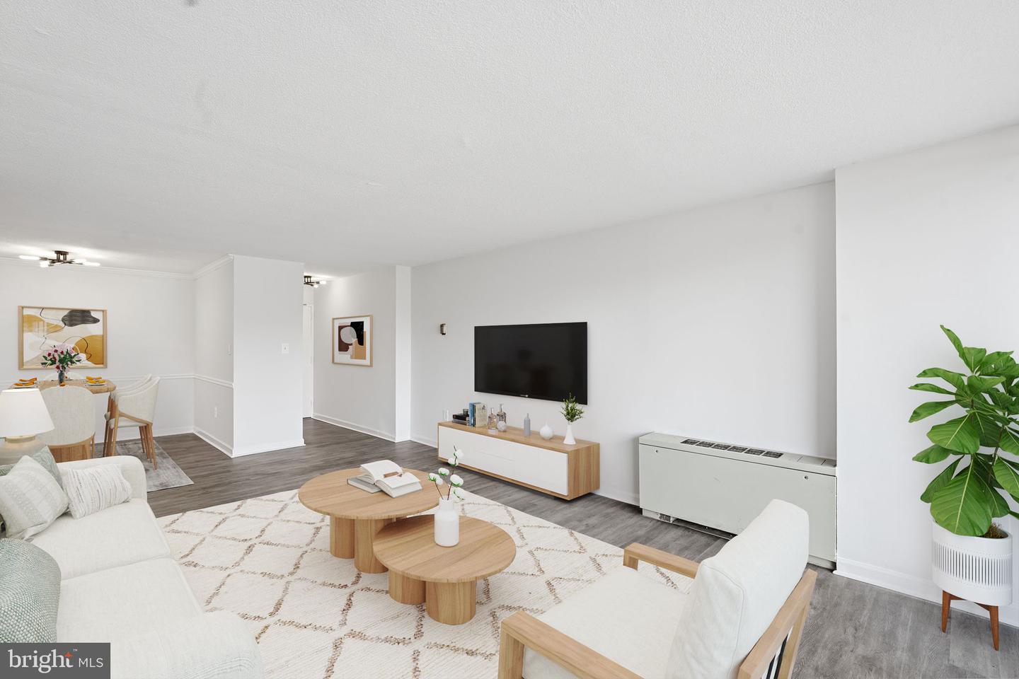 4600 S FOUR MILE RUN DR #613, ARLINGTON, Virginia 22204, 1 Bedroom Bedrooms, 5 Rooms Rooms,1 BathroomBathrooms,Residential,For sale,4600 S FOUR MILE RUN DR #613,VAAR2069658 MLS # VAAR2069658