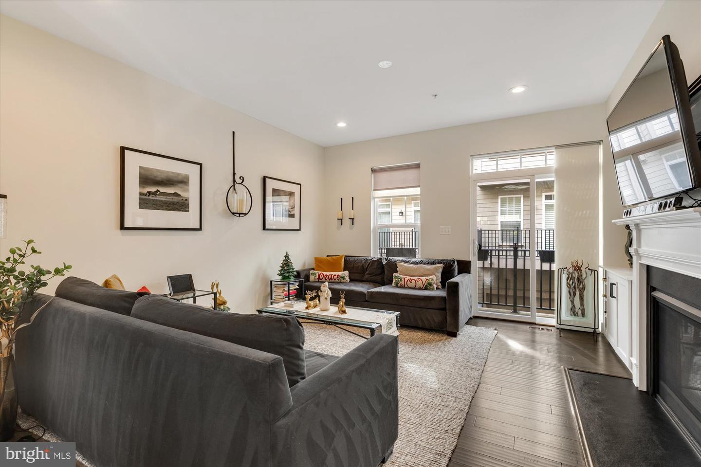 254 BLUEMONT BRANCH TER SE, LEESBURG, Virginia 20175, 3 Bedrooms Bedrooms, ,3 BathroomsBathrooms,Residential,For sale,254 BLUEMONT BRANCH TER SE,VALO2117390 MLS # VALO2117390