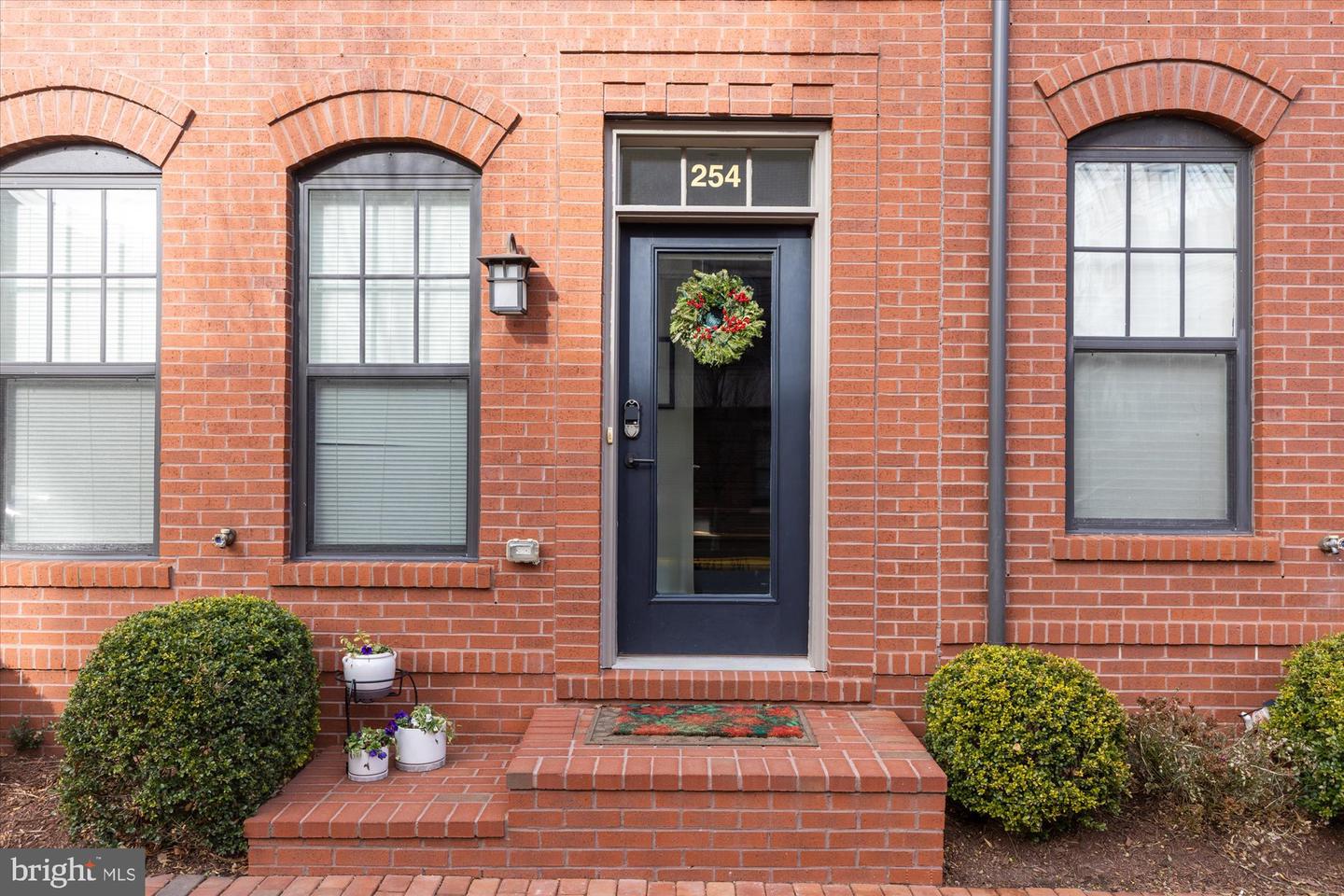 254 BLUEMONT BRANCH TER SE, LEESBURG, Virginia 20175, 3 Bedrooms Bedrooms, ,3 BathroomsBathrooms,Residential,For sale,254 BLUEMONT BRANCH TER SE,VALO2117390 MLS # VALO2117390