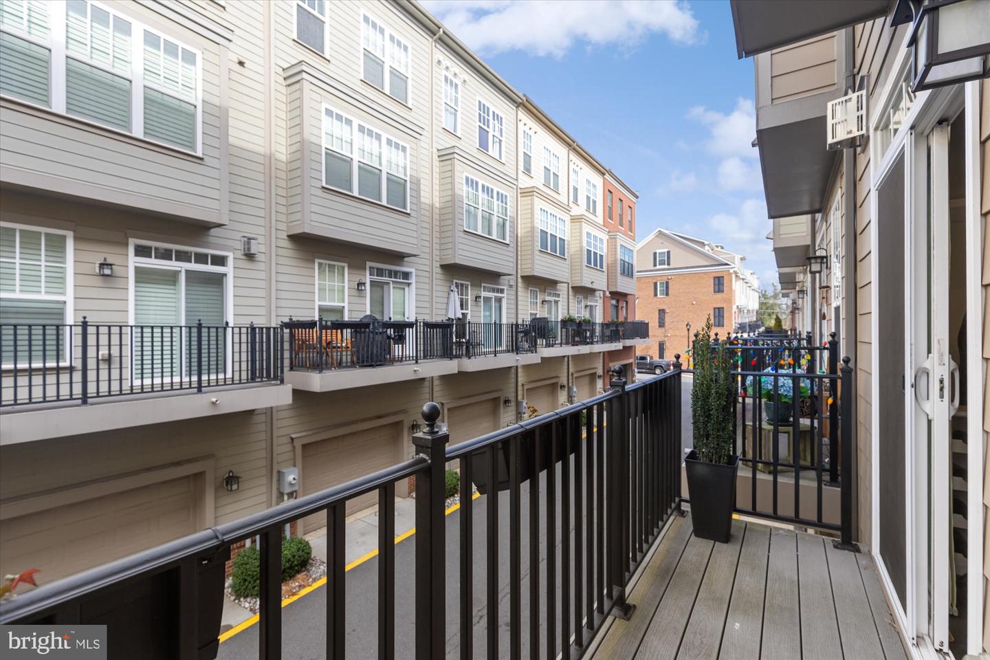 254 BLUEMONT BRANCH TER SE, LEESBURG, Virginia 20175, 3 Bedrooms Bedrooms, ,3 BathroomsBathrooms,Residential,For sale,254 BLUEMONT BRANCH TER SE,VALO2117390 MLS # VALO2117390