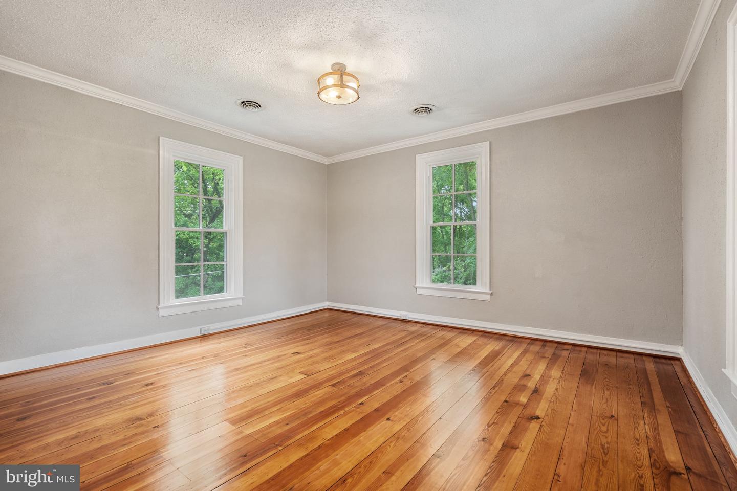 105 E WASHINGTON ST, REMINGTON, Virginia 22734, 4 Bedrooms Bedrooms, ,2 BathroomsBathrooms,Residential,For sale,105 E WASHINGTON ST,VAFQ2020806 MLS # VAFQ2020806