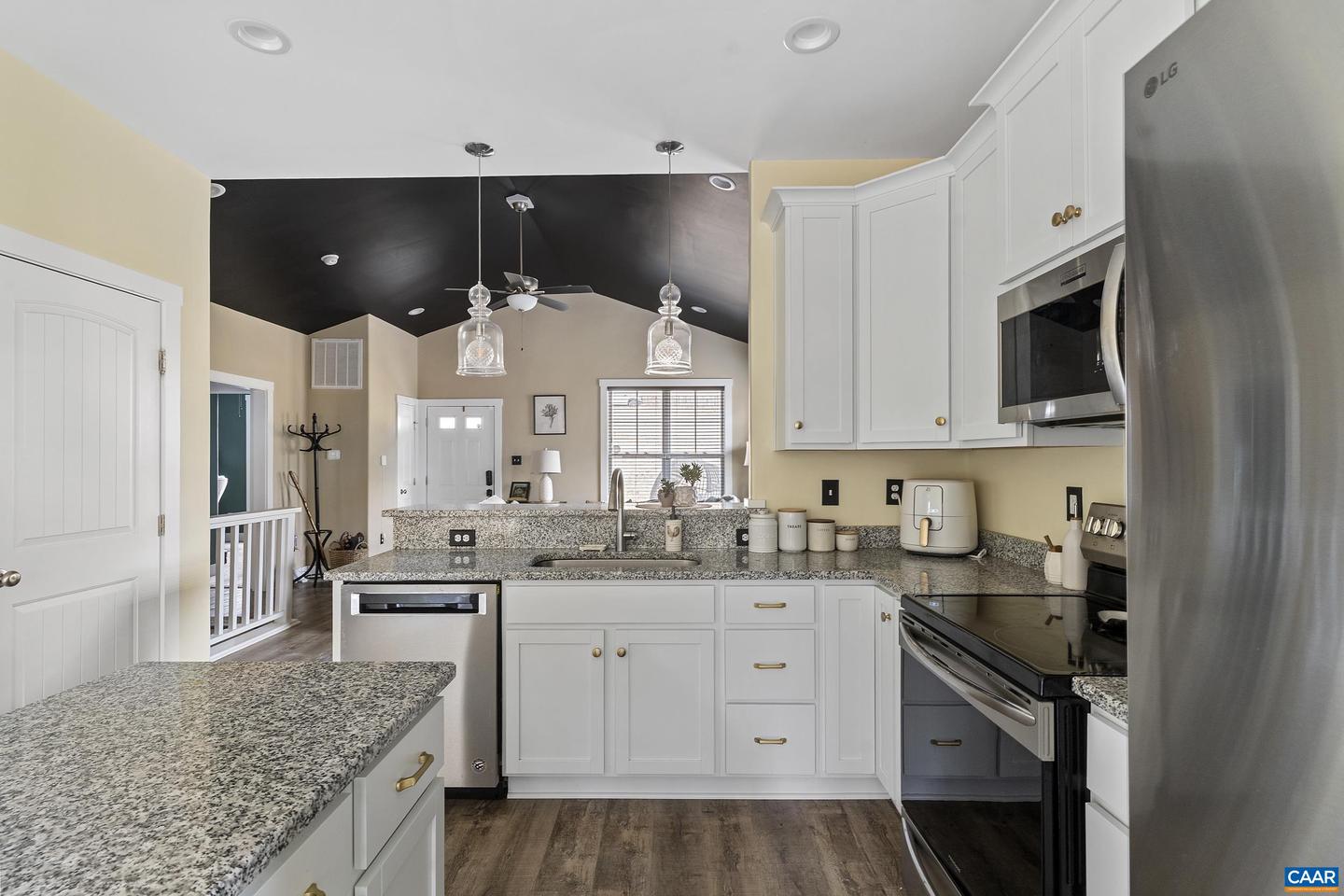 138 FOREST RIDGE LN, SCOTTSVILLE, Virginia 24590, 3 Bedrooms Bedrooms, ,2 BathroomsBathrooms,Residential,For sale,138 FOREST RIDGE LN,673965 MLS # 673965