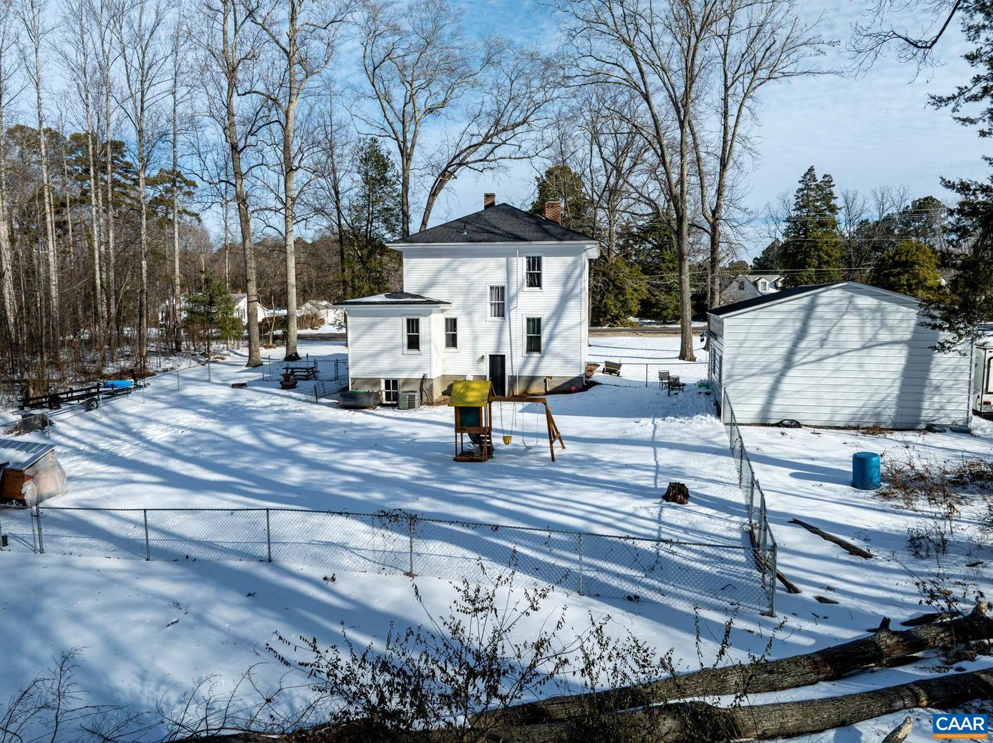 4615 DAVIS HWY, LOUISA, Virginia 23093, 3 Bedrooms Bedrooms, ,2 BathroomsBathrooms,Residential,For sale,4615 DAVIS HWY,673967 MLS # 673967