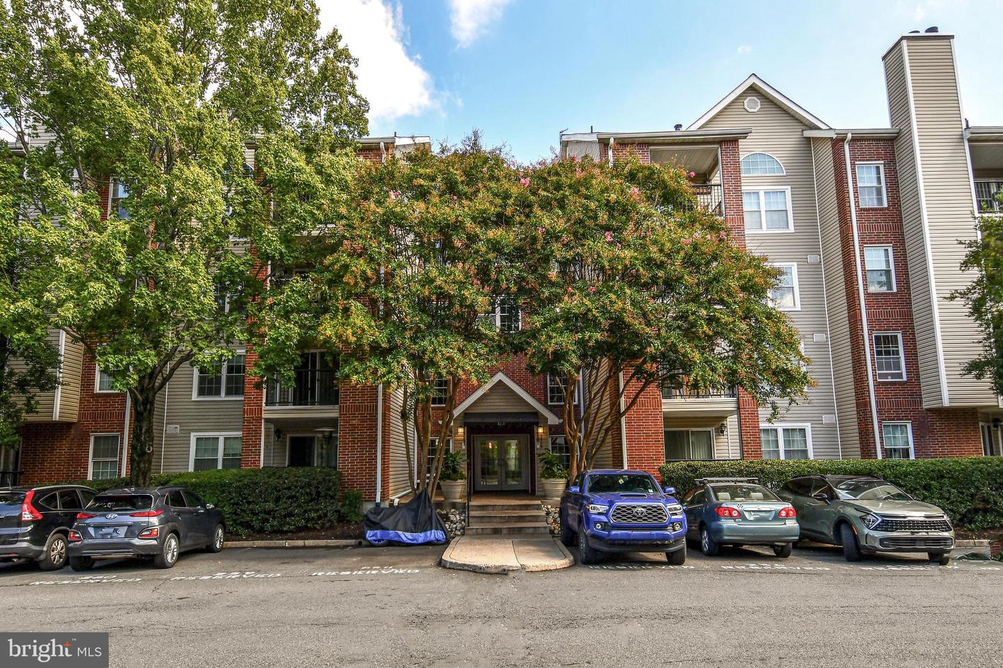 3315 WYNDHAM CIR #1223, ALEXANDRIA, Virginia 22302, 1 Bedroom Bedrooms, ,1 BathroomBathrooms,Residential,For sale,3315 WYNDHAM CIR #1223,VAAX2054804 MLS # VAAX2054804