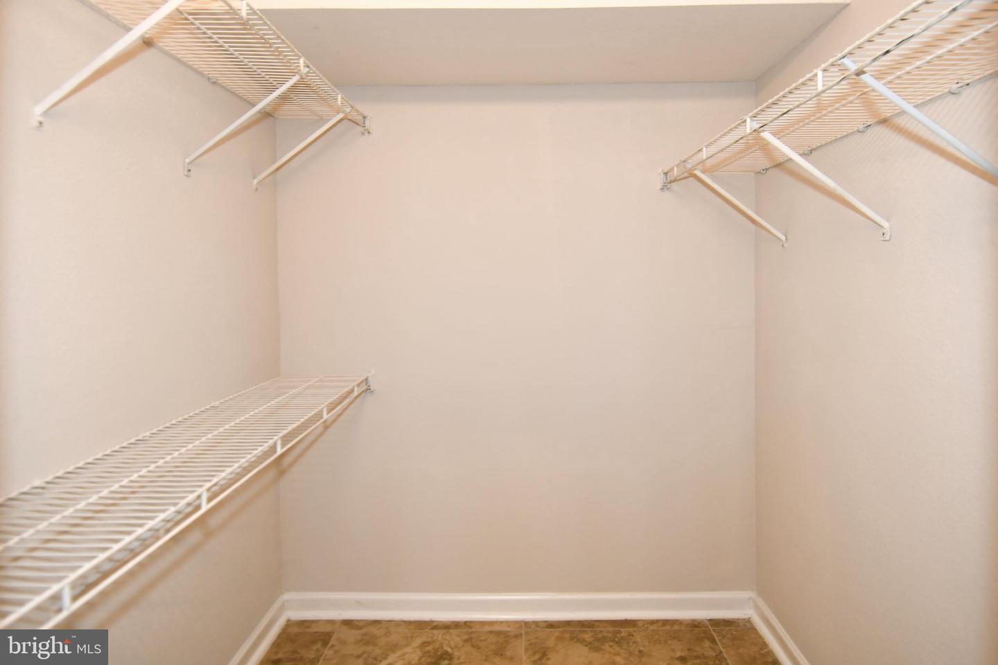 3315 WYNDHAM CIR #1223, ALEXANDRIA, Virginia 22302, 1 Bedroom Bedrooms, ,1 BathroomBathrooms,Residential,For sale,3315 WYNDHAM CIR #1223,VAAX2054804 MLS # VAAX2054804