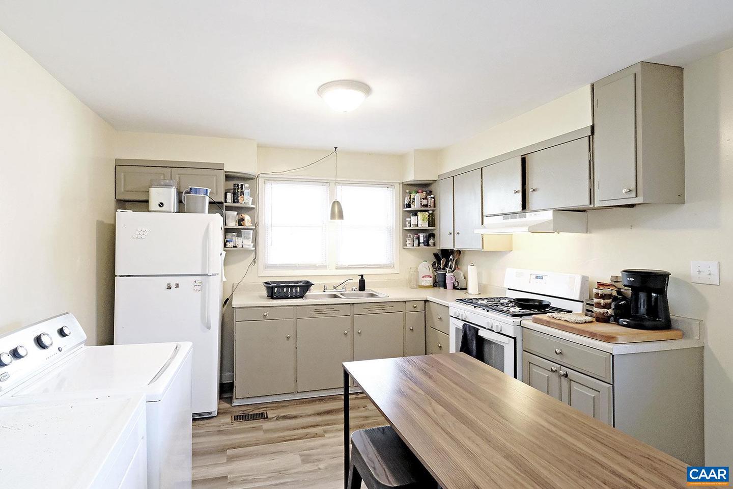 607 MONTROSE AVE, CHARLOTTESVILLE, Virginia 22902, 2 Bedrooms Bedrooms, ,1 BathroomBathrooms,Residential,For sale,607 MONTROSE AVE,673968 MLS # 673968