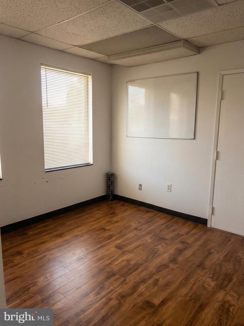 4304 EVERGREEN LN #202, ANNANDALE, Virginia 22003, ,Land,For sale,4304 EVERGREEN LN #202,VAFX2293960 MLS # VAFX2293960