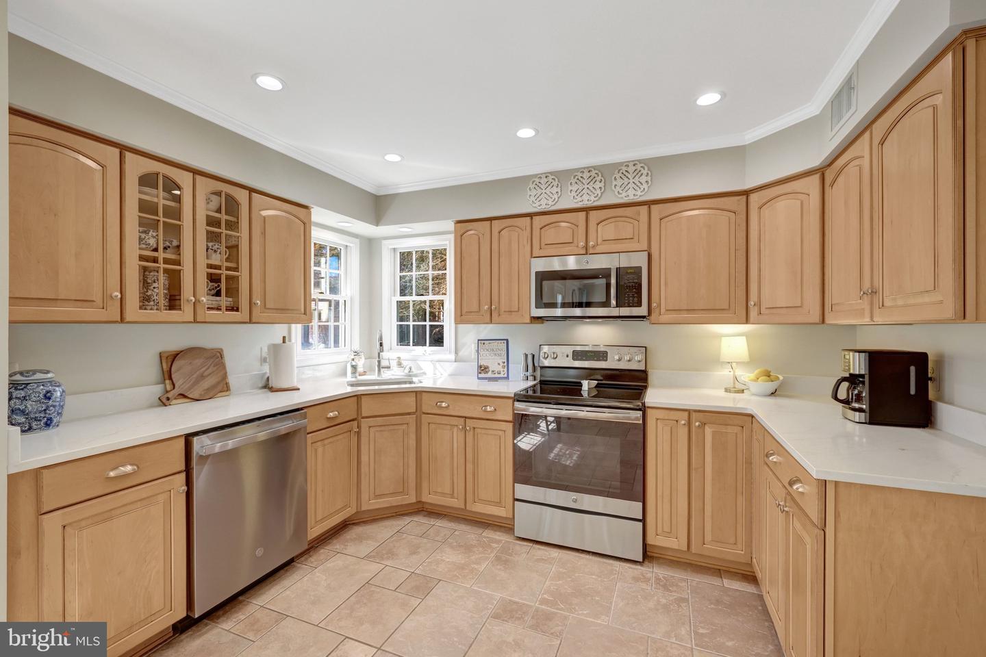 21039 BARCROFT WAY, STERLING, Virginia 20164, 3 Bedrooms Bedrooms, ,2 BathroomsBathrooms,Residential,For sale,21039 BARCROFT WAY,VALO2091662 MLS # VALO2091662