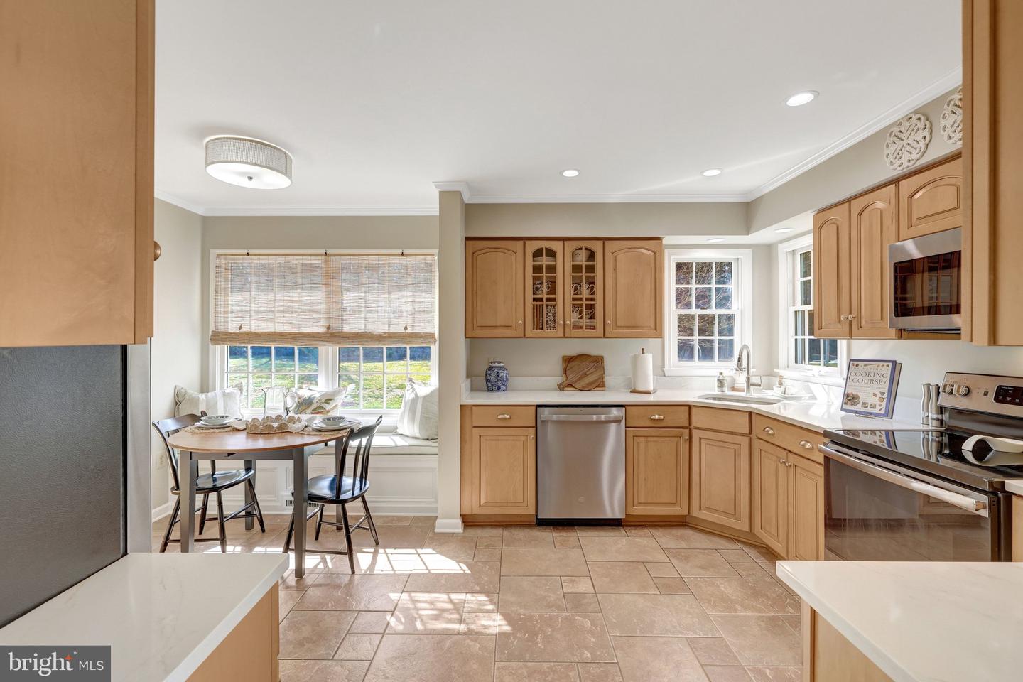 21039 BARCROFT WAY, STERLING, Virginia 20164, 3 Bedrooms Bedrooms, ,2 BathroomsBathrooms,Residential,For sale,21039 BARCROFT WAY,VALO2091662 MLS # VALO2091662