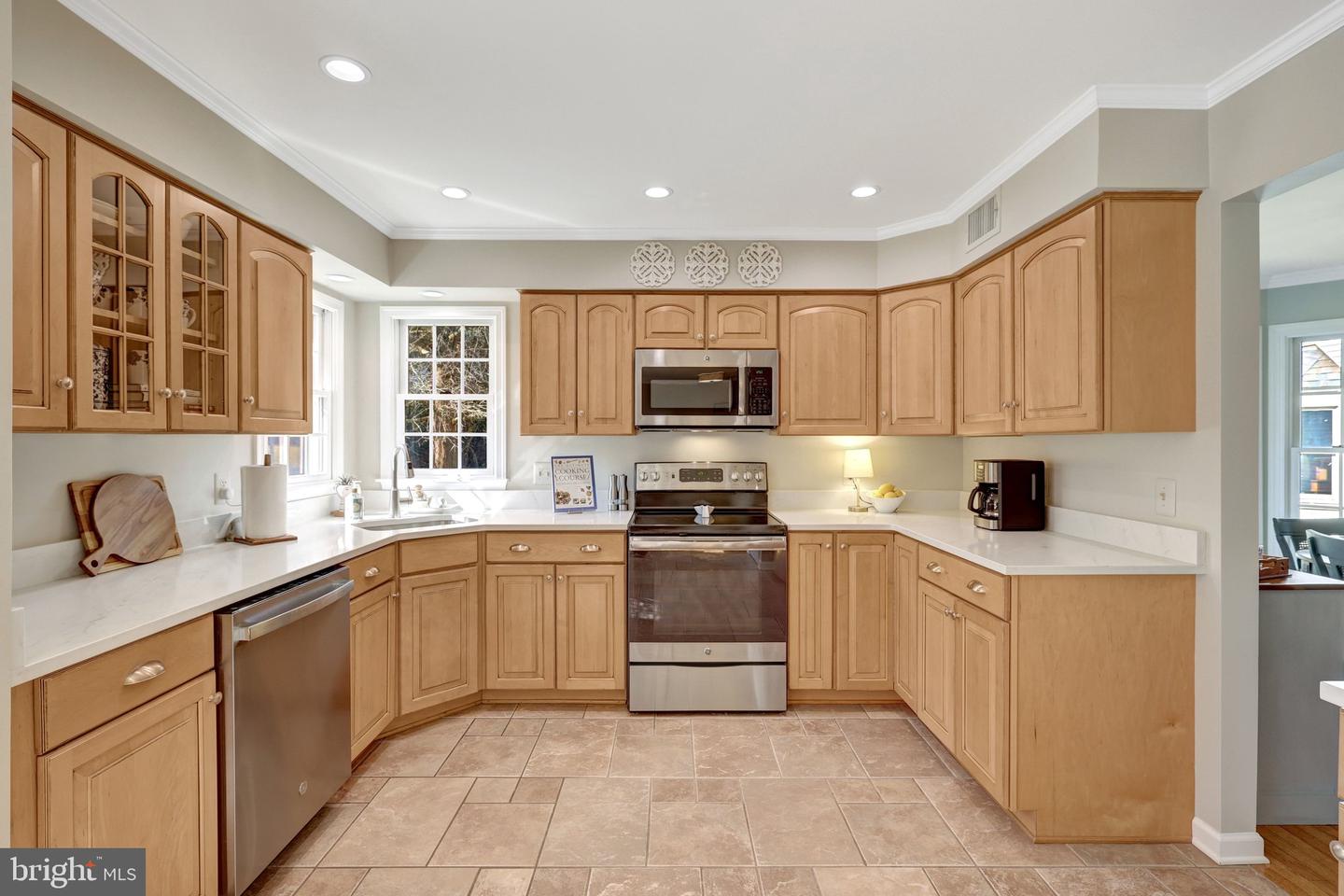 21039 BARCROFT WAY, STERLING, Virginia 20164, 3 Bedrooms Bedrooms, ,2 BathroomsBathrooms,Residential,For sale,21039 BARCROFT WAY,VALO2091662 MLS # VALO2091662