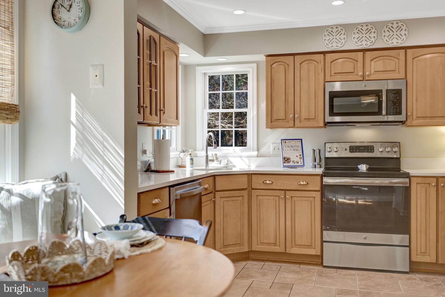 21039 BARCROFT WAY, STERLING, Virginia 20164, 3 Bedrooms Bedrooms, ,2 BathroomsBathrooms,Residential,For sale,21039 BARCROFT WAY,VALO2091662 MLS # VALO2091662