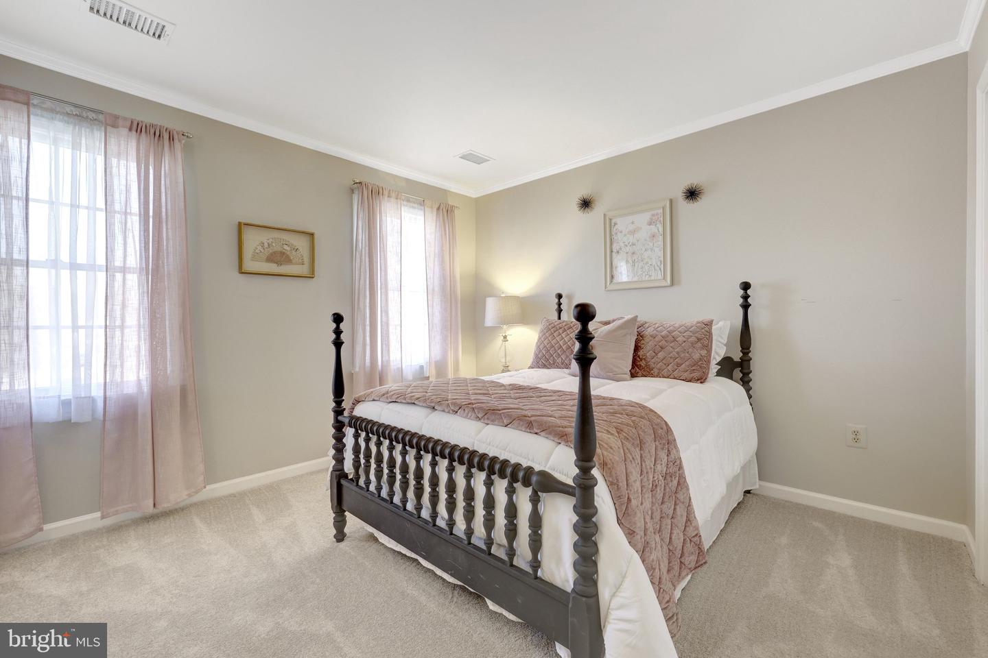 21039 BARCROFT WAY, STERLING, Virginia 20164, 3 Bedrooms Bedrooms, ,2 BathroomsBathrooms,Residential,For sale,21039 BARCROFT WAY,VALO2091662 MLS # VALO2091662