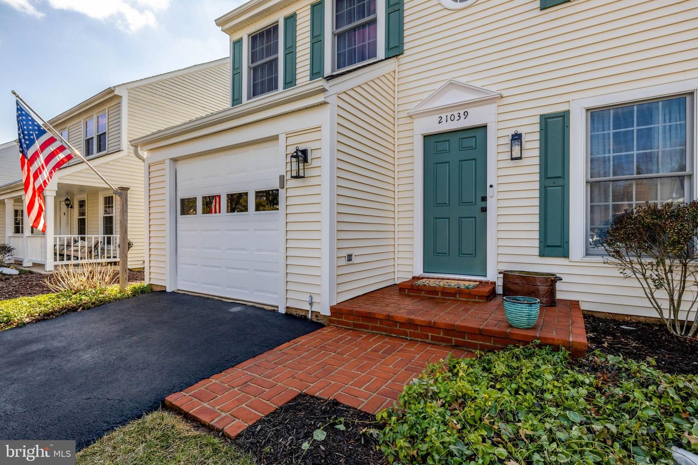 21039 BARCROFT WAY, STERLING, Virginia 20164, 3 Bedrooms Bedrooms, ,2 BathroomsBathrooms,Residential,For sale,21039 BARCROFT WAY,VALO2091662 MLS # VALO2091662