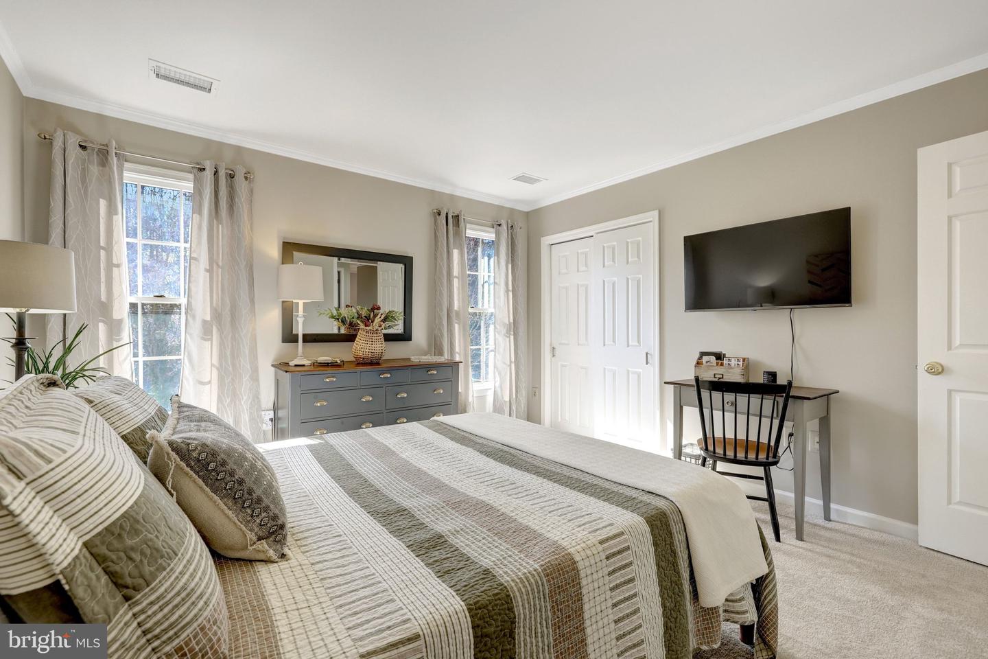 21039 BARCROFT WAY, STERLING, Virginia 20164, 3 Bedrooms Bedrooms, ,2 BathroomsBathrooms,Residential,For sale,21039 BARCROFT WAY,VALO2091662 MLS # VALO2091662