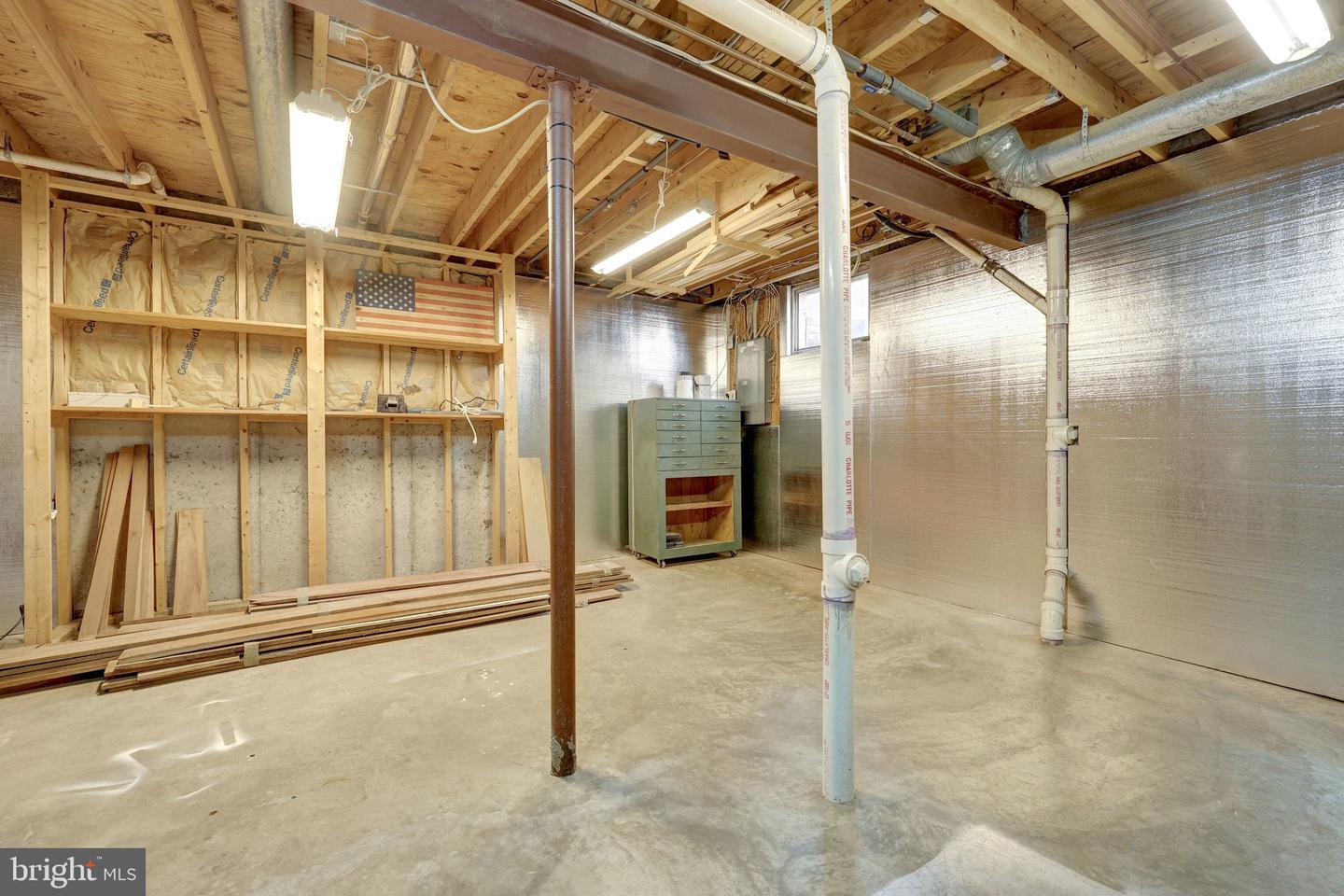 21039 BARCROFT WAY, STERLING, Virginia 20164, 3 Bedrooms Bedrooms, ,2 BathroomsBathrooms,Residential,For sale,21039 BARCROFT WAY,VALO2091662 MLS # VALO2091662