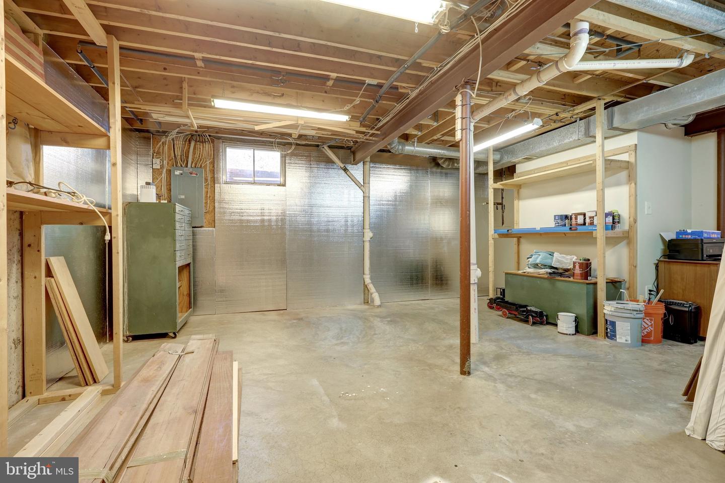 21039 BARCROFT WAY, STERLING, Virginia 20164, 3 Bedrooms Bedrooms, ,2 BathroomsBathrooms,Residential,For sale,21039 BARCROFT WAY,VALO2091662 MLS # VALO2091662