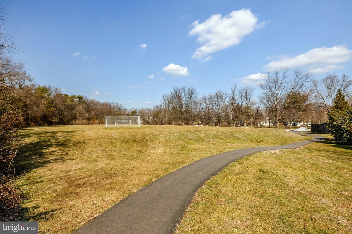 21039 BARCROFT WAY, STERLING, Virginia 20164, 3 Bedrooms Bedrooms, ,2 BathroomsBathrooms,Residential,For sale,21039 BARCROFT WAY,VALO2091662 MLS # VALO2091662