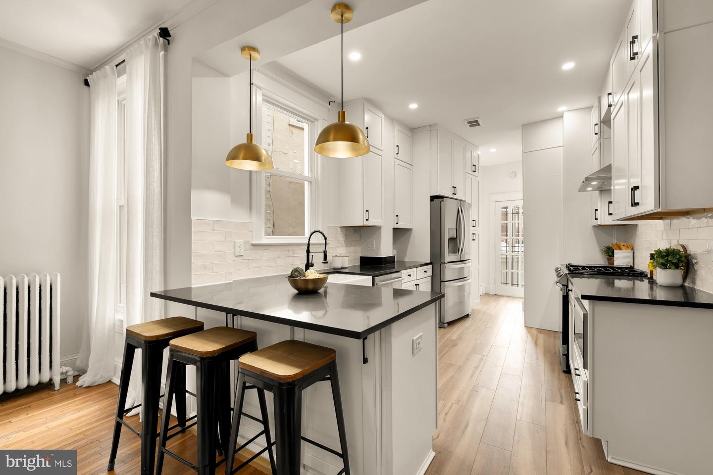 659 MARYLAND AVE NE, WASHINGTON, District Of Columbia 20002, 4 Bedrooms Bedrooms, ,3 BathroomsBathrooms,Residential,For sale,659 MARYLAND AVE NE,DCDC2220282 MLS # DCDC2220282