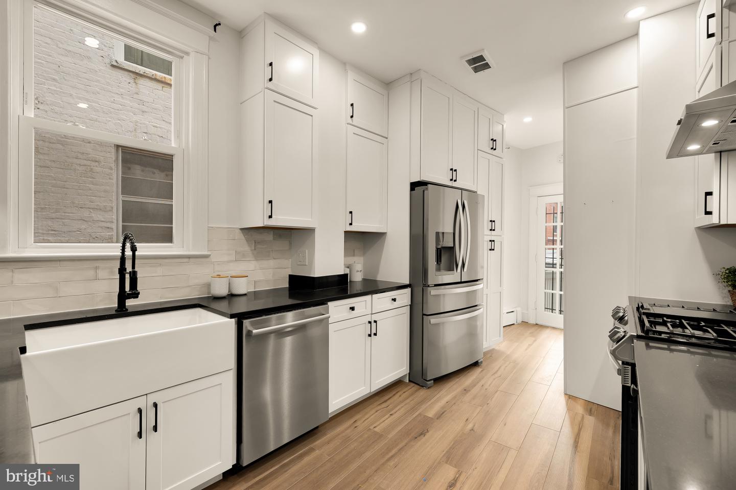 659 MARYLAND AVE NE, WASHINGTON, District Of Columbia 20002, 4 Bedrooms Bedrooms, ,3 BathroomsBathrooms,Residential,For sale,659 MARYLAND AVE NE,DCDC2220282 MLS # DCDC2220282