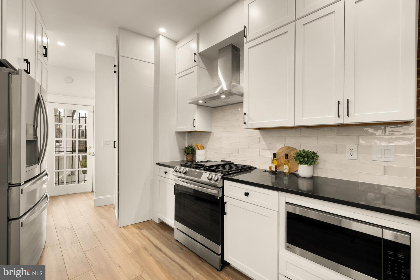 659 MARYLAND AVE NE, WASHINGTON, District Of Columbia 20002, 4 Bedrooms Bedrooms, ,3 BathroomsBathrooms,Residential,For sale,659 MARYLAND AVE NE,DCDC2220282 MLS # DCDC2220282