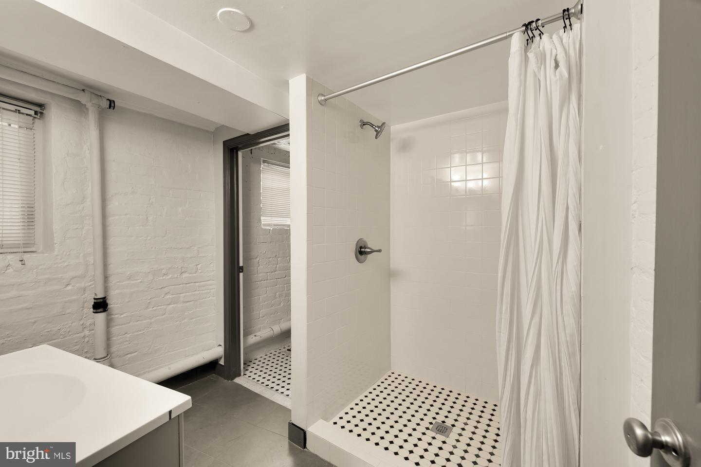 659 MARYLAND AVE NE, WASHINGTON, District Of Columbia 20002, 4 Bedrooms Bedrooms, ,3 BathroomsBathrooms,Residential,For sale,659 MARYLAND AVE NE,DCDC2220282 MLS # DCDC2220282