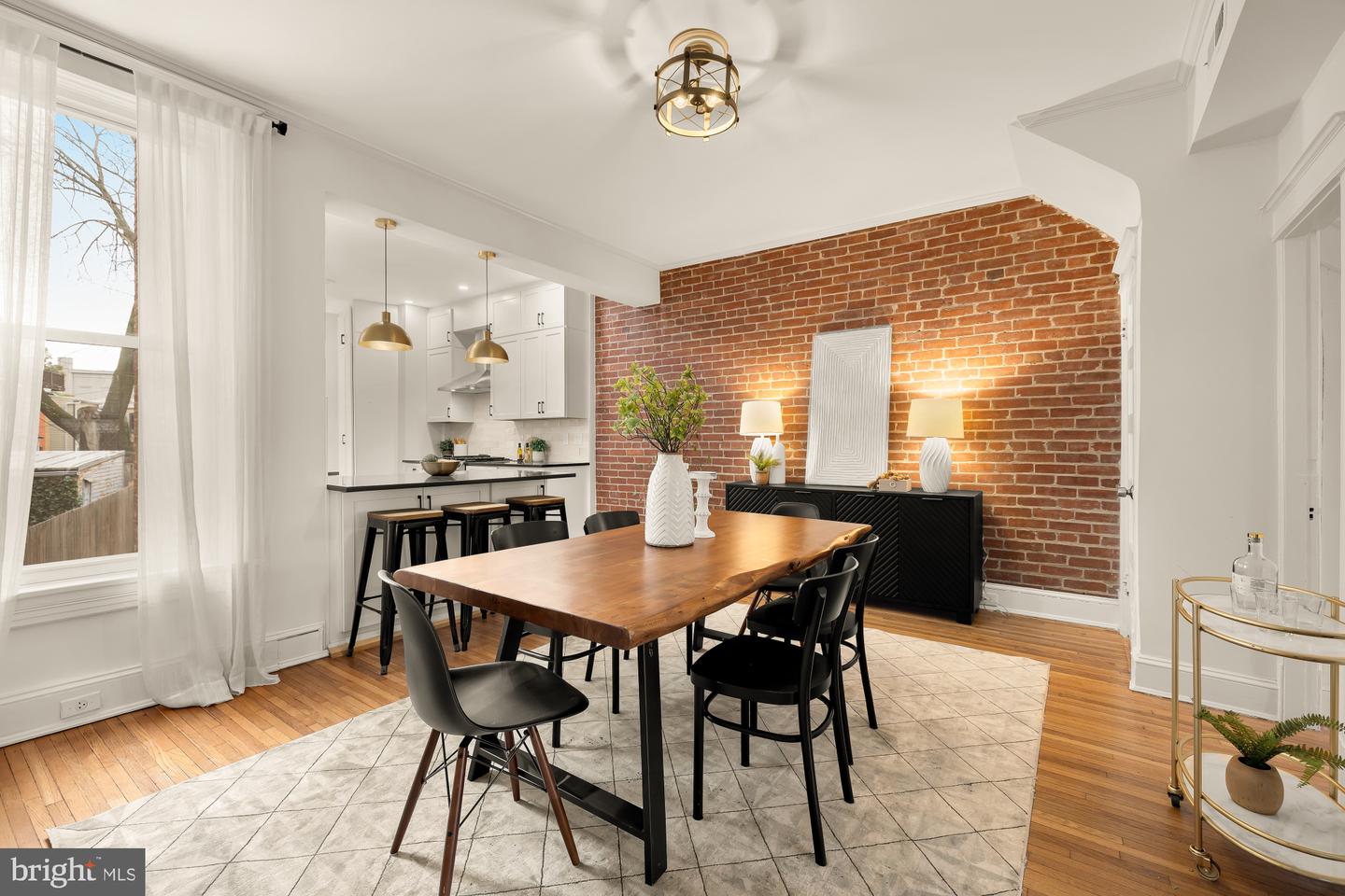 659 MARYLAND AVE NE, WASHINGTON, District Of Columbia 20002, 4 Bedrooms Bedrooms, ,3 BathroomsBathrooms,Residential,For sale,659 MARYLAND AVE NE,DCDC2220282 MLS # DCDC2220282