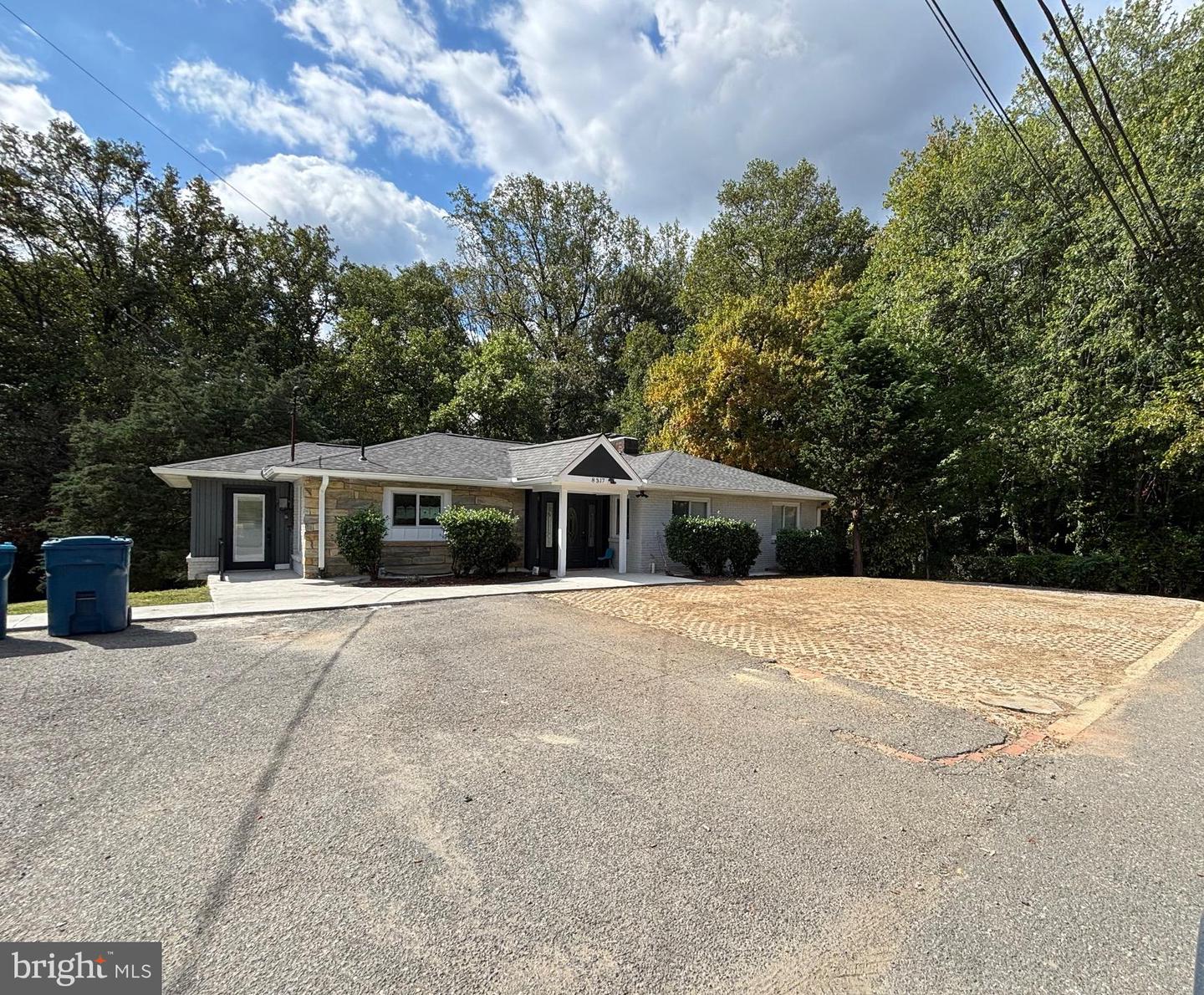 8317 LITTLE RIVER TPKE, ANNANDALE, Virginia 22003, 4 Bedrooms Bedrooms, ,3 BathroomsBathrooms,Residential,For sale,8317 LITTLE RIVER TPKE,VAFX2273192 MLS # VAFX2273192