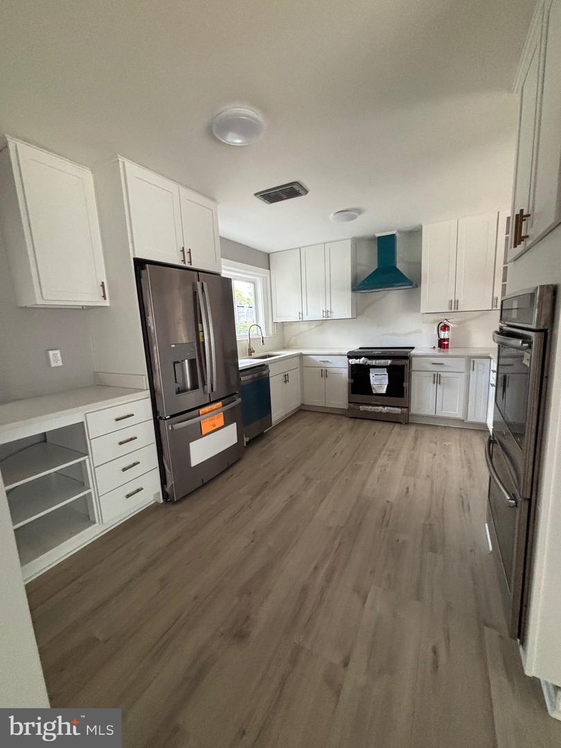 8317 LITTLE RIVER TPKE, ANNANDALE, Virginia 22003, 4 Bedrooms Bedrooms, ,3 BathroomsBathrooms,Residential,For sale,8317 LITTLE RIVER TPKE,VAFX2273192 MLS # VAFX2273192