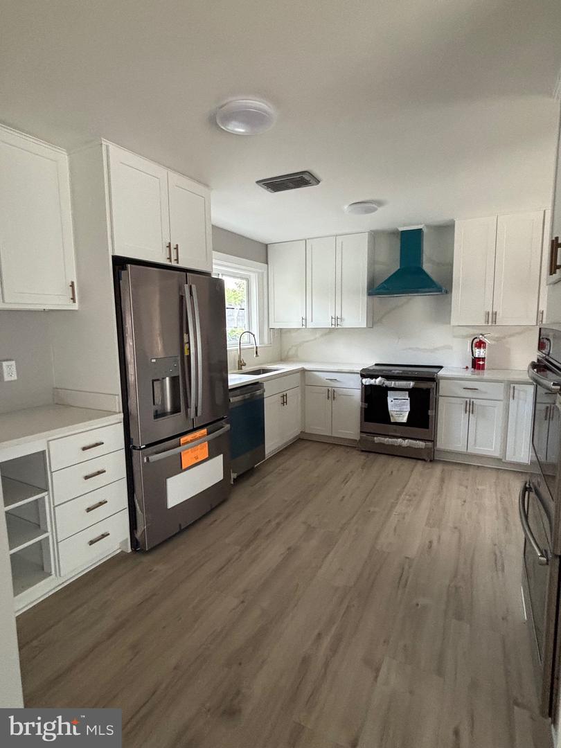 8317 LITTLE RIVER TPKE, ANNANDALE, Virginia 22003, 4 Bedrooms Bedrooms, ,3 BathroomsBathrooms,Residential,For sale,8317 LITTLE RIVER TPKE,VAFX2273192 MLS # VAFX2273192