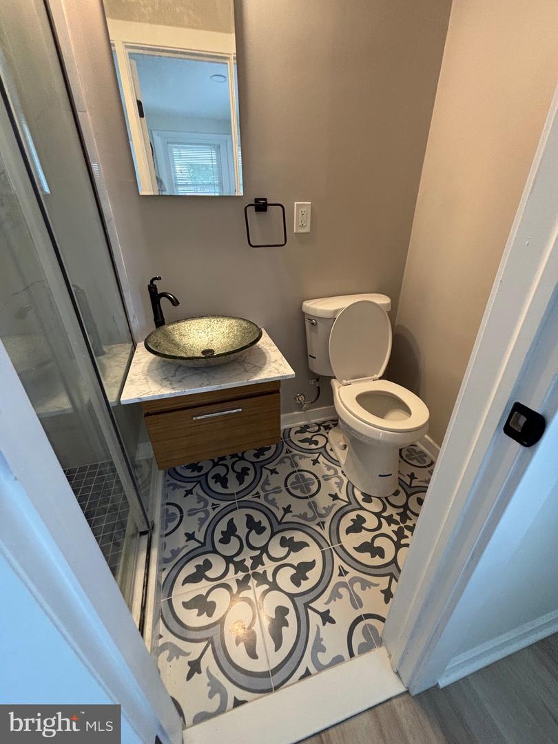 8317 LITTLE RIVER TPKE, ANNANDALE, Virginia 22003, 4 Bedrooms Bedrooms, ,3 BathroomsBathrooms,Residential,For sale,8317 LITTLE RIVER TPKE,VAFX2273192 MLS # VAFX2273192