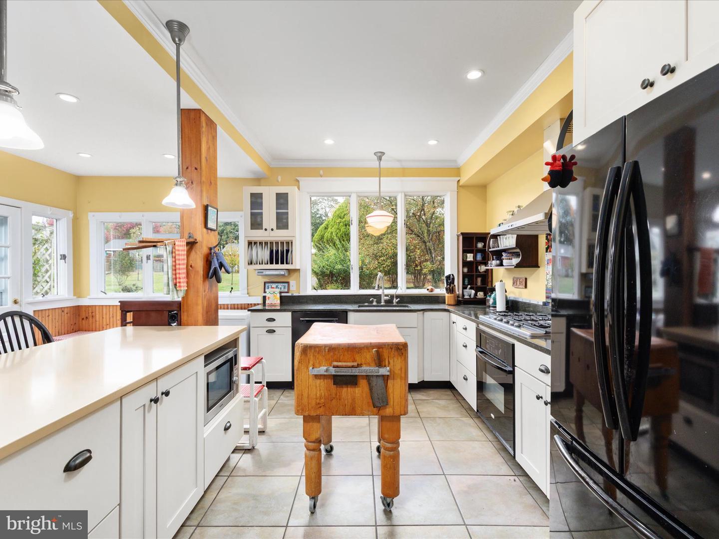 517 W LOCUST ST, WOODSTOCK, Virginia 22664, 6 Bedrooms Bedrooms, ,3 BathroomsBathrooms,Residential,For sale,517 W LOCUST ST,VASH2012792 MLS # VASH2012792