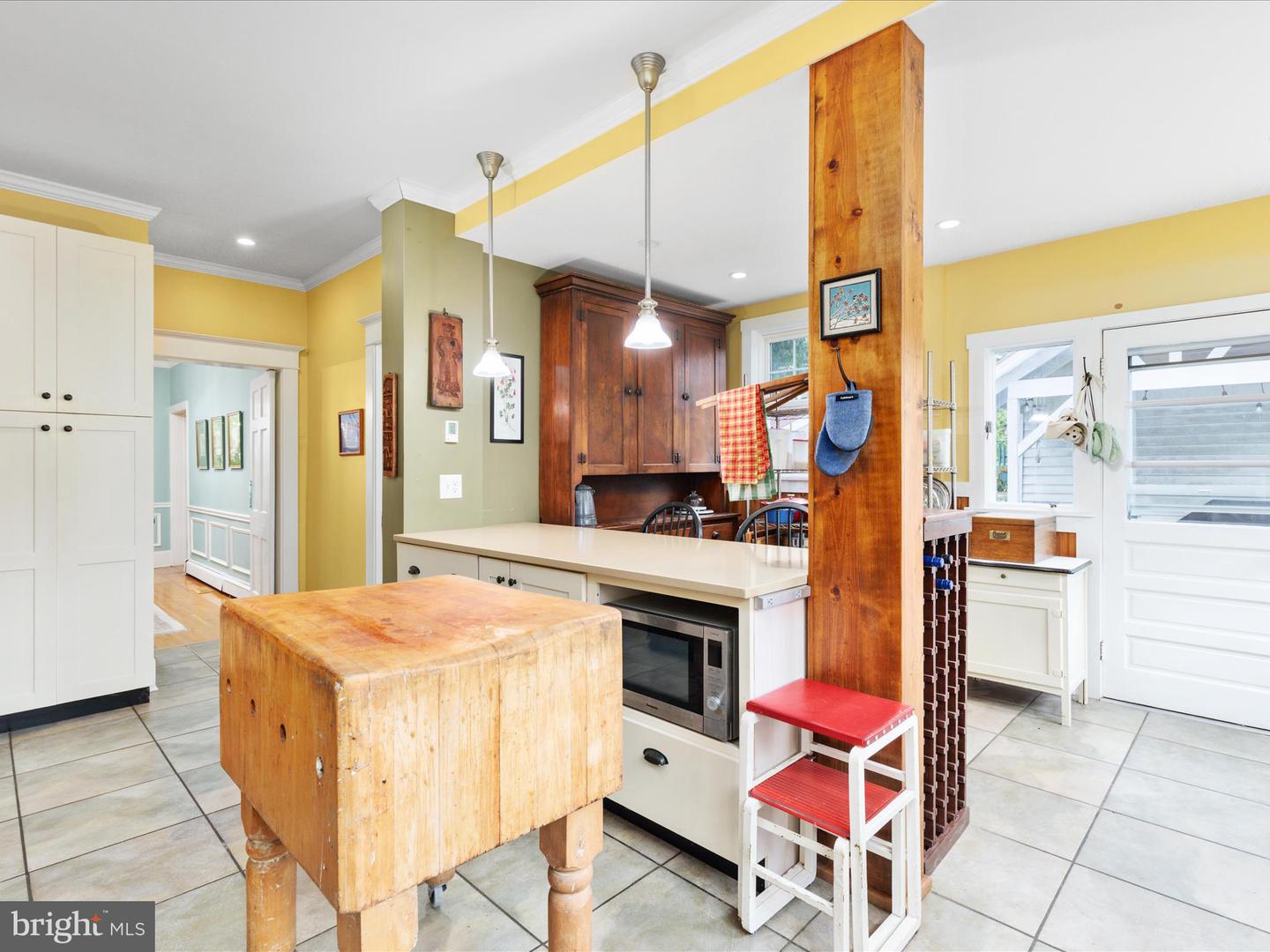 517 W LOCUST ST, WOODSTOCK, Virginia 22664, 6 Bedrooms Bedrooms, ,3 BathroomsBathrooms,Residential,For sale,517 W LOCUST ST,VASH2012792 MLS # VASH2012792