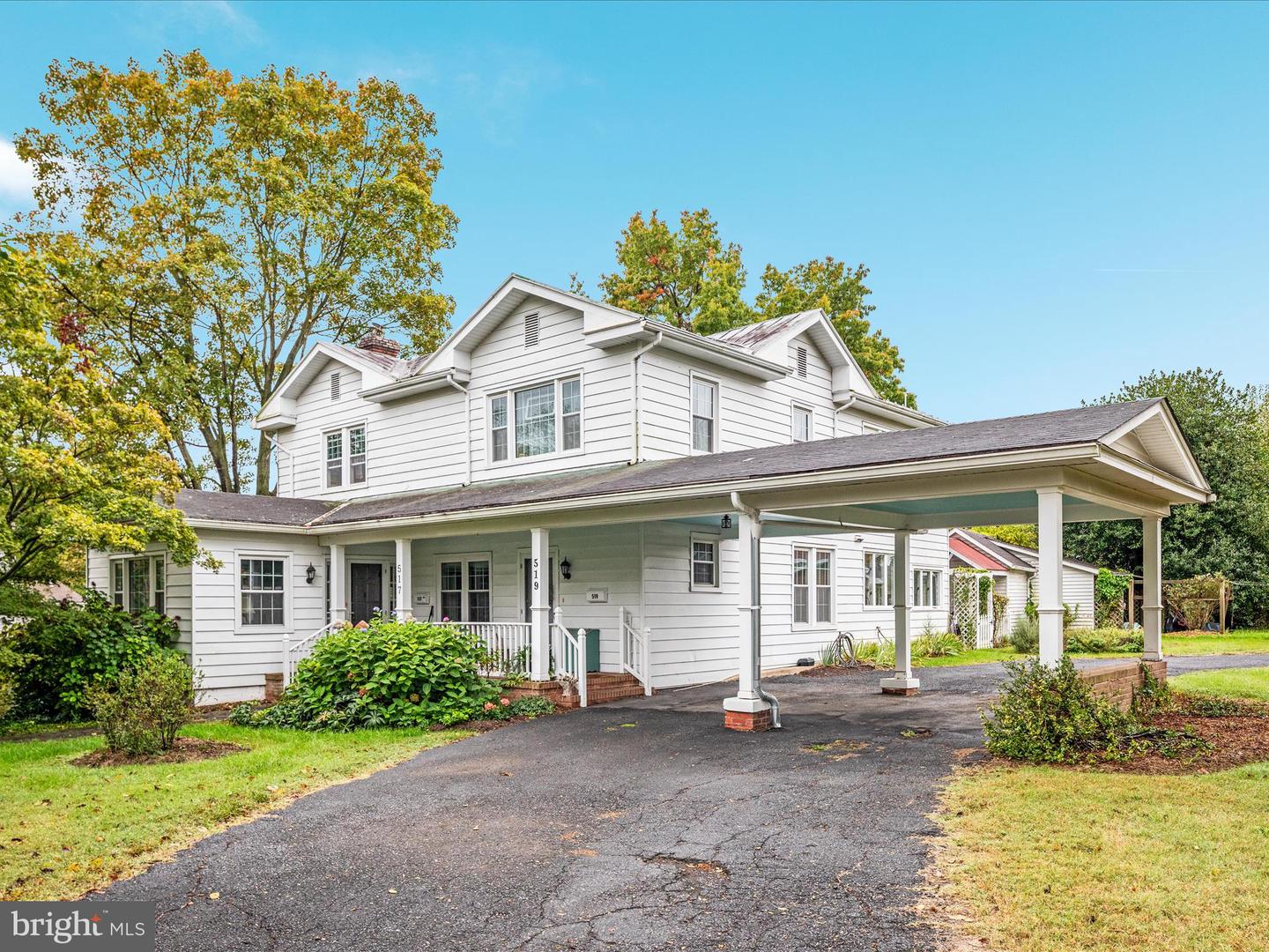 517 W LOCUST ST, WOODSTOCK, Virginia 22664, 6 Bedrooms Bedrooms, ,3 BathroomsBathrooms,Residential,For sale,517 W LOCUST ST,VASH2012792 MLS # VASH2012792