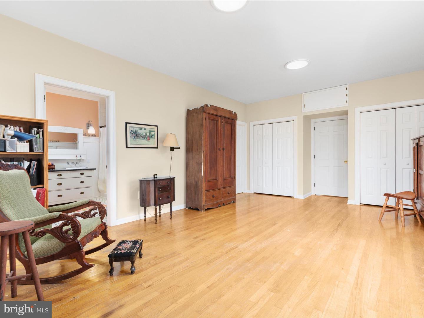 517 W LOCUST ST, WOODSTOCK, Virginia 22664, 6 Bedrooms Bedrooms, ,3 BathroomsBathrooms,Residential,For sale,517 W LOCUST ST,VASH2012792 MLS # VASH2012792