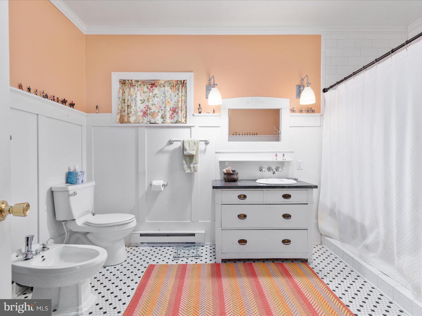 517 W LOCUST ST, WOODSTOCK, Virginia 22664, 6 Bedrooms Bedrooms, ,3 BathroomsBathrooms,Residential,For sale,517 W LOCUST ST,VASH2012792 MLS # VASH2012792