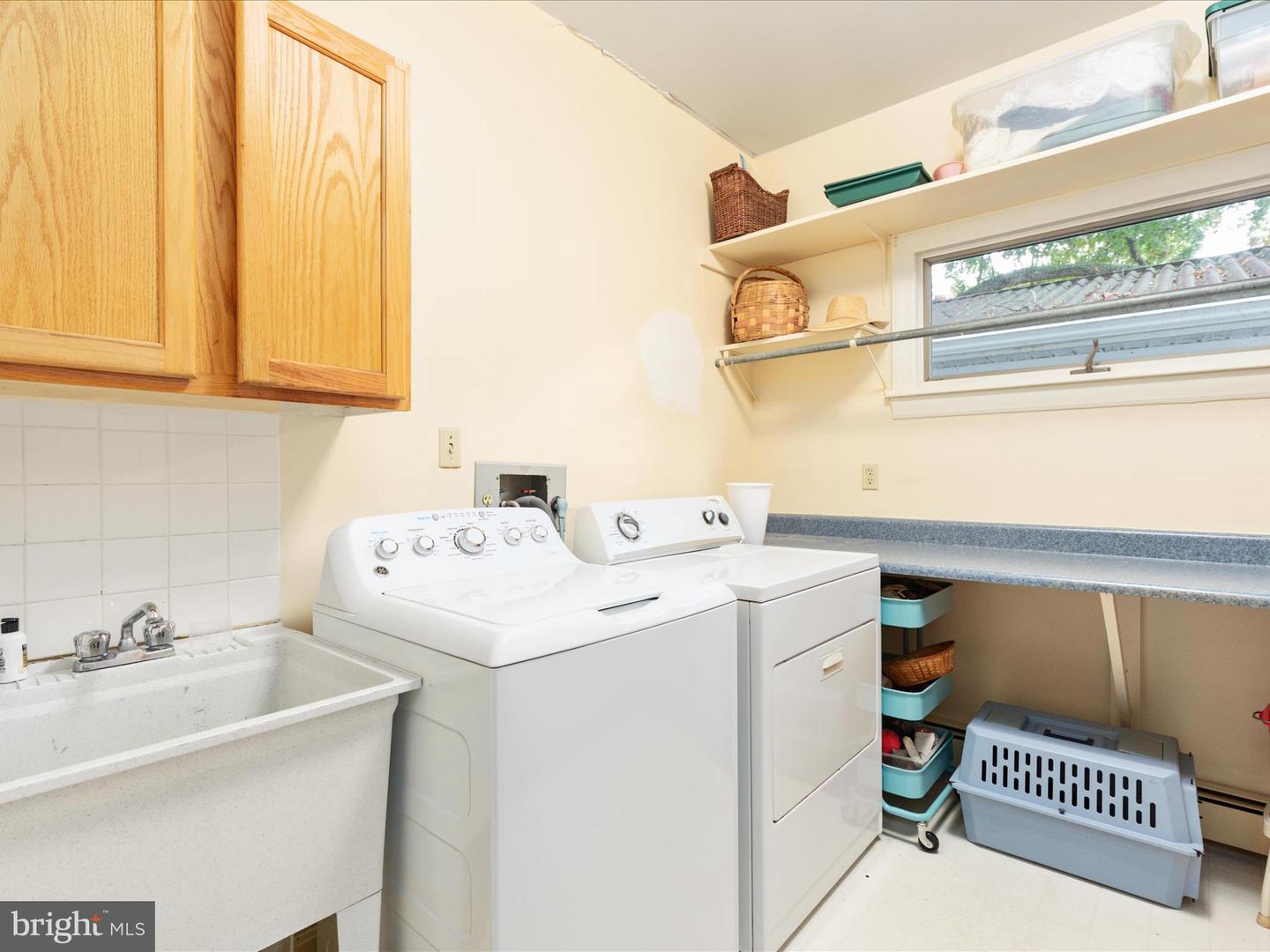 517 W LOCUST ST, WOODSTOCK, Virginia 22664, 6 Bedrooms Bedrooms, ,3 BathroomsBathrooms,Residential,For sale,517 W LOCUST ST,VASH2012792 MLS # VASH2012792