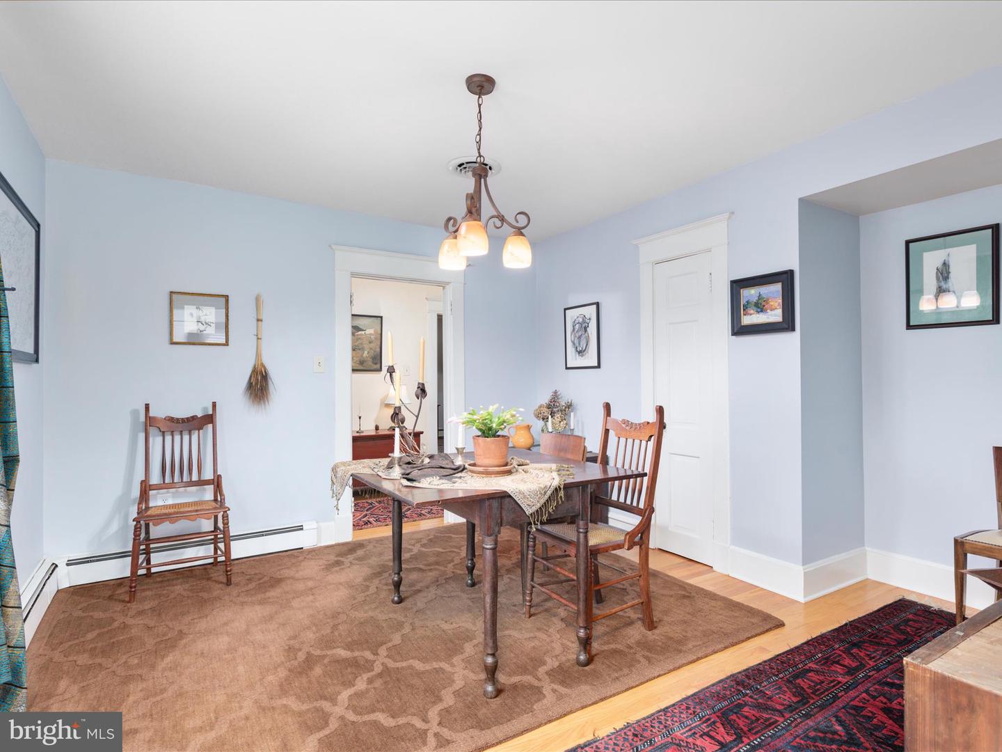 517 W LOCUST ST, WOODSTOCK, Virginia 22664, 6 Bedrooms Bedrooms, ,3 BathroomsBathrooms,Residential,For sale,517 W LOCUST ST,VASH2012792 MLS # VASH2012792