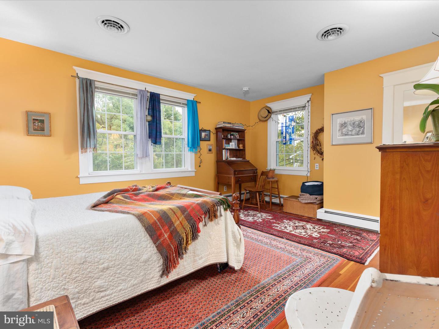 517 W LOCUST ST, WOODSTOCK, Virginia 22664, 6 Bedrooms Bedrooms, ,3 BathroomsBathrooms,Residential,For sale,517 W LOCUST ST,VASH2012792 MLS # VASH2012792