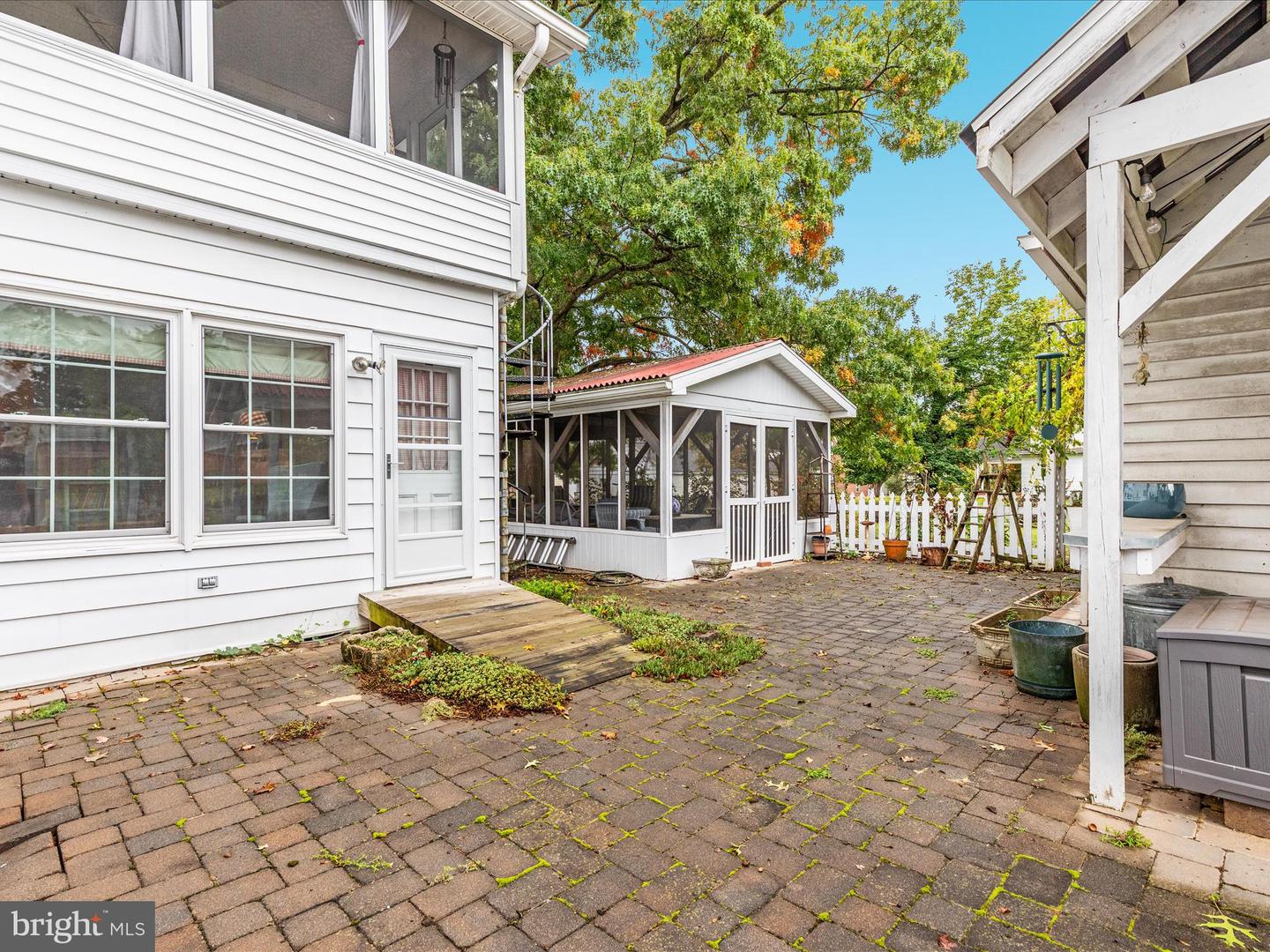 517 W LOCUST ST, WOODSTOCK, Virginia 22664, 6 Bedrooms Bedrooms, ,3 BathroomsBathrooms,Residential,For sale,517 W LOCUST ST,VASH2012792 MLS # VASH2012792