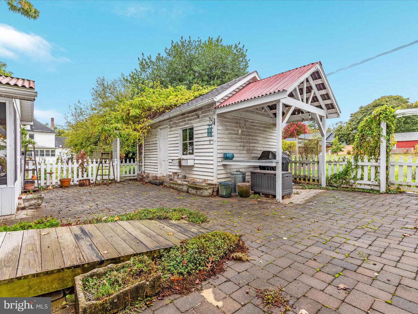 517 W LOCUST ST, WOODSTOCK, Virginia 22664, 6 Bedrooms Bedrooms, ,3 BathroomsBathrooms,Residential,For sale,517 W LOCUST ST,VASH2012792 MLS # VASH2012792