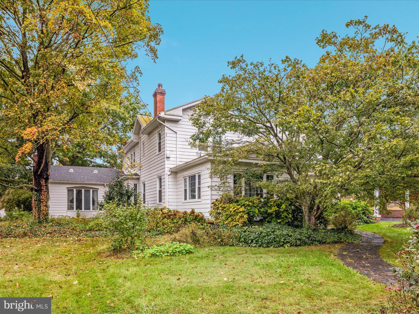 517 W LOCUST ST, WOODSTOCK, Virginia 22664, 6 Bedrooms Bedrooms, ,3 BathroomsBathrooms,Residential,For sale,517 W LOCUST ST,VASH2012792 MLS # VASH2012792