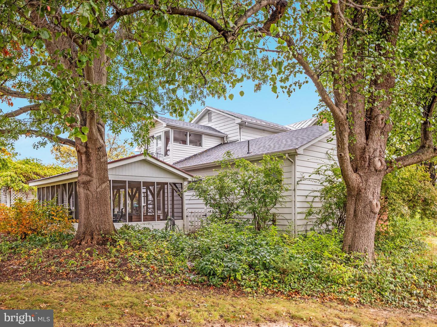 517 W LOCUST ST, WOODSTOCK, Virginia 22664, 6 Bedrooms Bedrooms, ,3 BathroomsBathrooms,Residential,For sale,517 W LOCUST ST,VASH2012792 MLS # VASH2012792