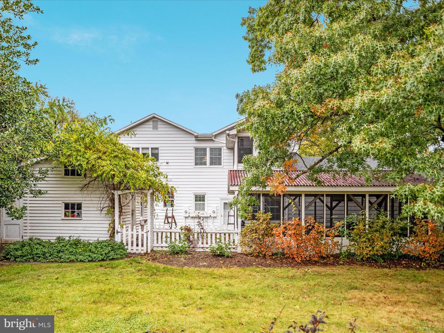 517 W LOCUST ST, WOODSTOCK, Virginia 22664, 6 Bedrooms Bedrooms, ,3 BathroomsBathrooms,Residential,For sale,517 W LOCUST ST,VASH2012792 MLS # VASH2012792