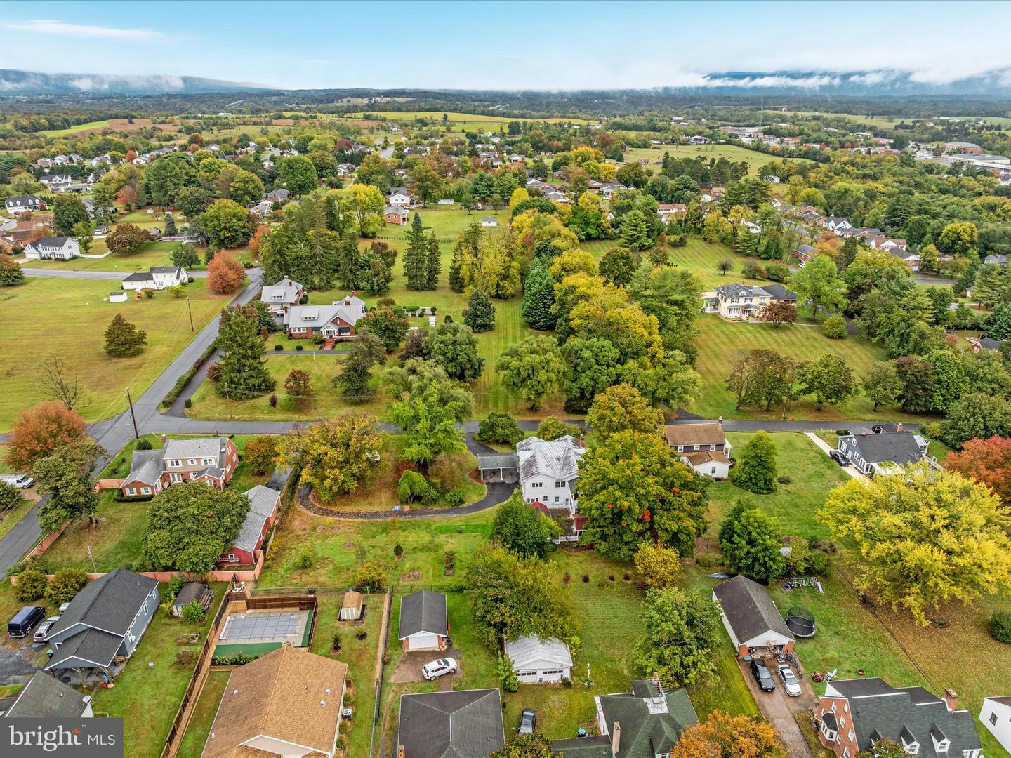 517 W LOCUST ST, WOODSTOCK, Virginia 22664, 6 Bedrooms Bedrooms, ,3 BathroomsBathrooms,Residential,For sale,517 W LOCUST ST,VASH2012792 MLS # VASH2012792