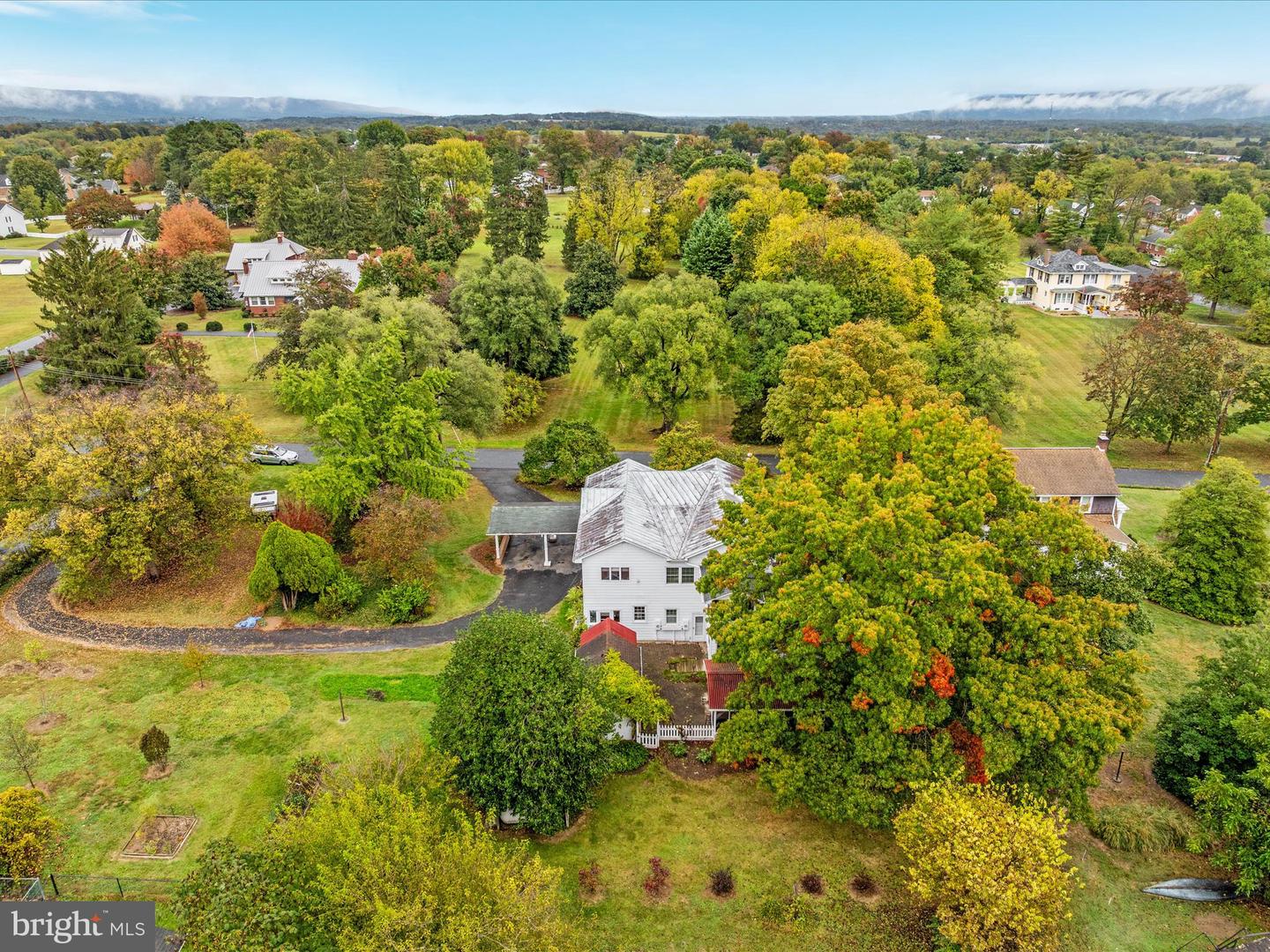 517 W LOCUST ST, WOODSTOCK, Virginia 22664, 6 Bedrooms Bedrooms, ,3 BathroomsBathrooms,Residential,For sale,517 W LOCUST ST,VASH2012792 MLS # VASH2012792