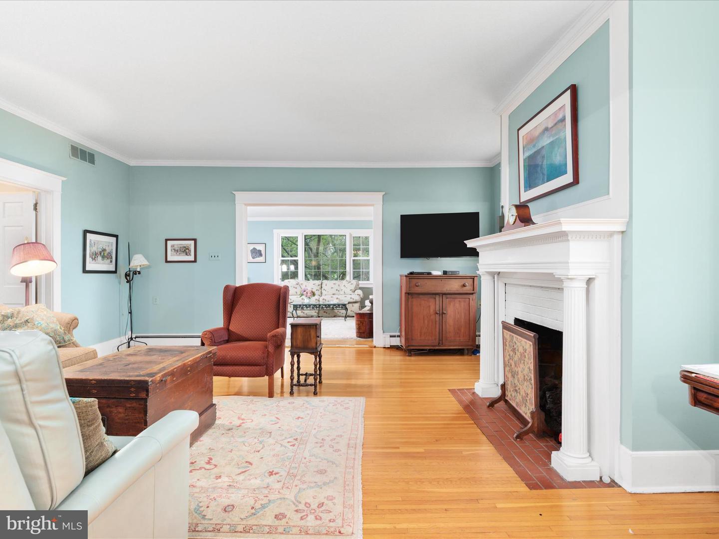 517 W LOCUST ST, WOODSTOCK, Virginia 22664, 6 Bedrooms Bedrooms, ,3 BathroomsBathrooms,Residential,For sale,517 W LOCUST ST,VASH2012792 MLS # VASH2012792